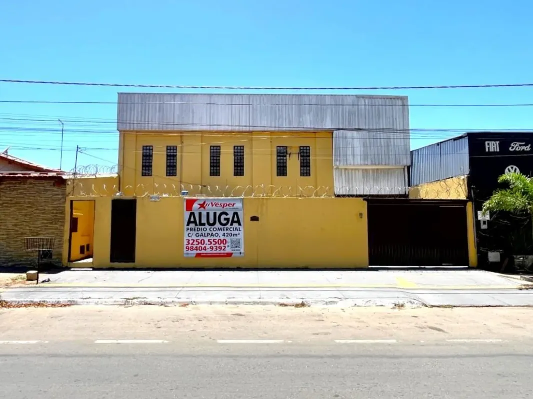 Galpão com 420 m2, loja com 2 salas de escritório 01 com banheiro e 01 copa, mez...