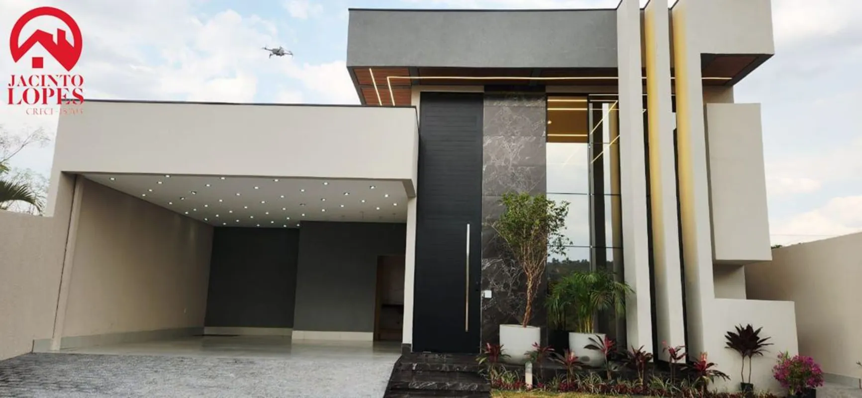  CASA À VENDA NO JARDIM BOTÂNICO CONDOMÍNIO BOTÂNIC Área construída: 220m² Lote:...