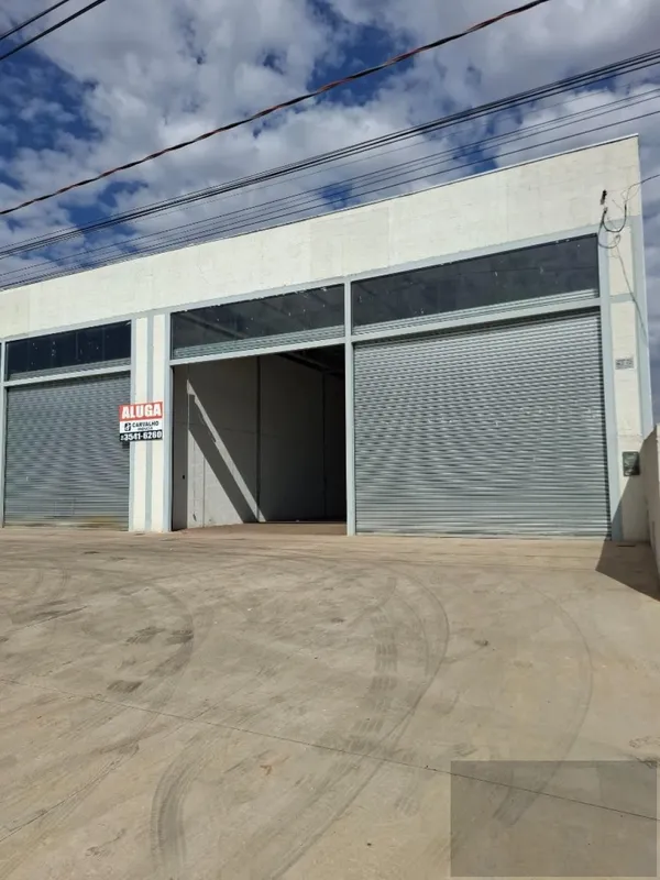 Galpão Comercial para LocaçãoCom Área construída: 300 m²Pé direito de 6 metros, ...
