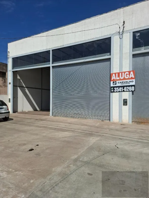ALUGA-SE GALPÃO COMERCIAL NA AVENIDA VILLEAmplo galpão com 300 m² de área constr...