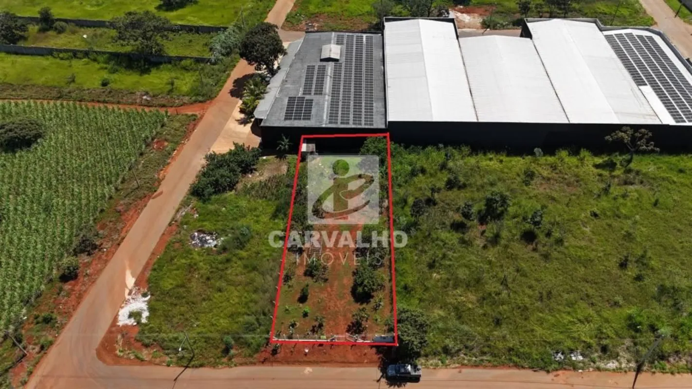 Terreno a venda com 1.000 m². O Terreno já está todo formado por diversas árvore...