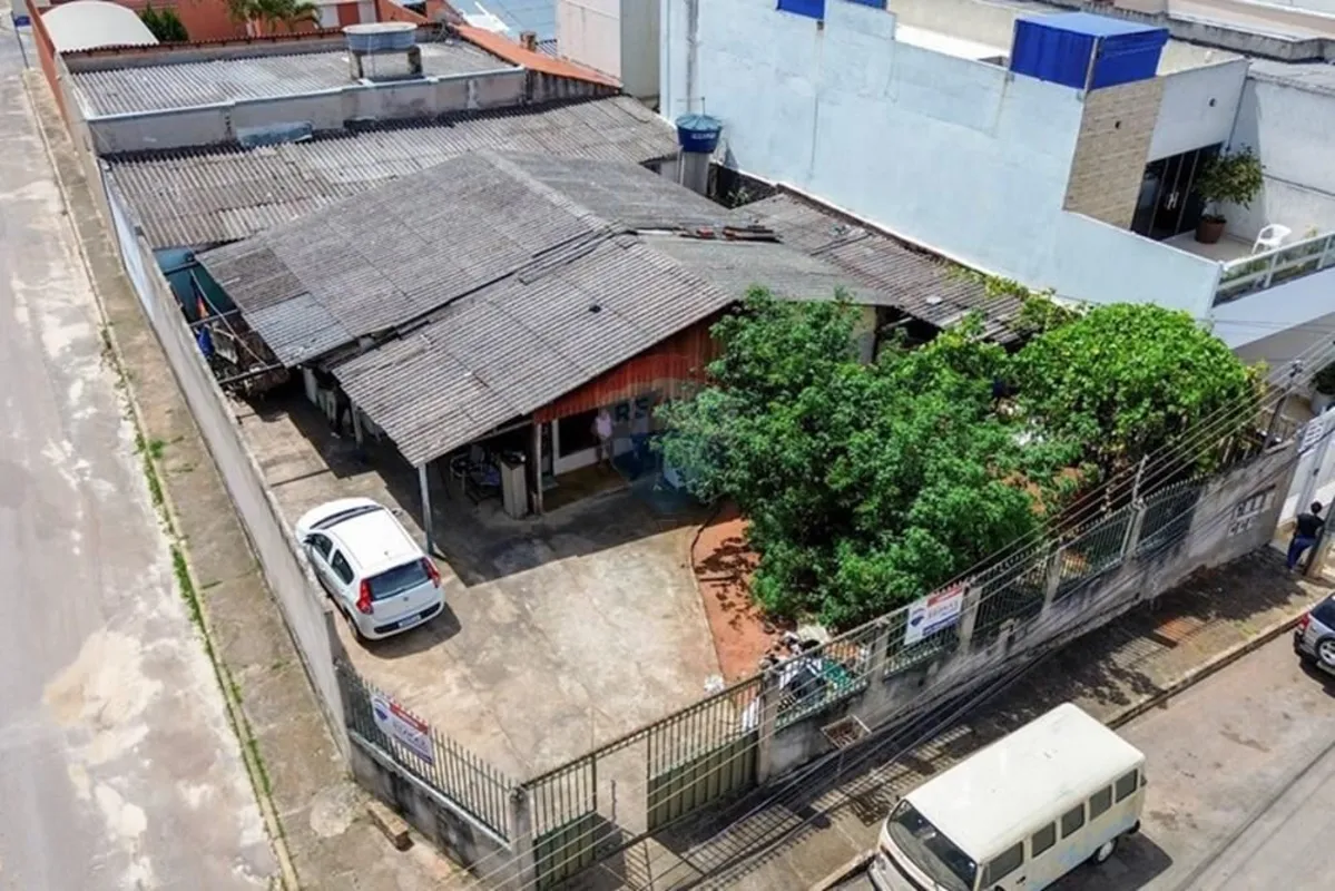 ACEITA FINANCIAMENTO Lote de Esquina na Vila Planalto Localização Privilegiada P...