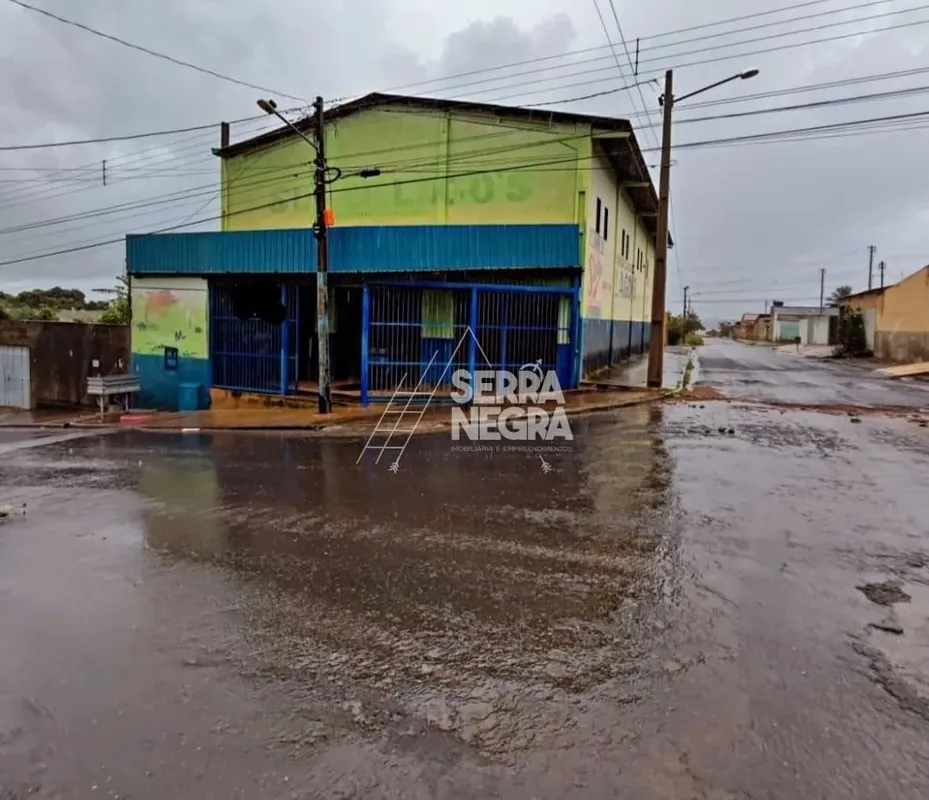 Excelente Galpão de esquina, pronto para montar o seu comércio - Área construída...