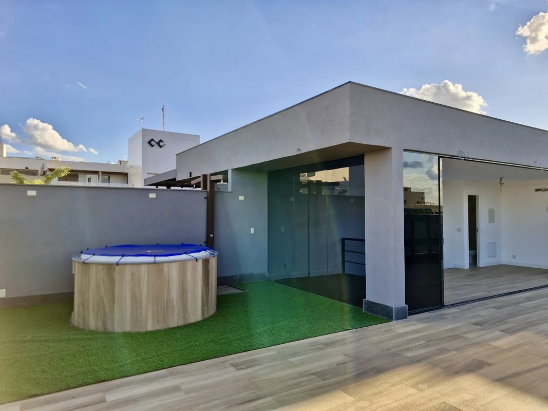 Imagine morar em uma cobertura elegante na SQNW 110, Bloco I, no Noroeste de Bra...