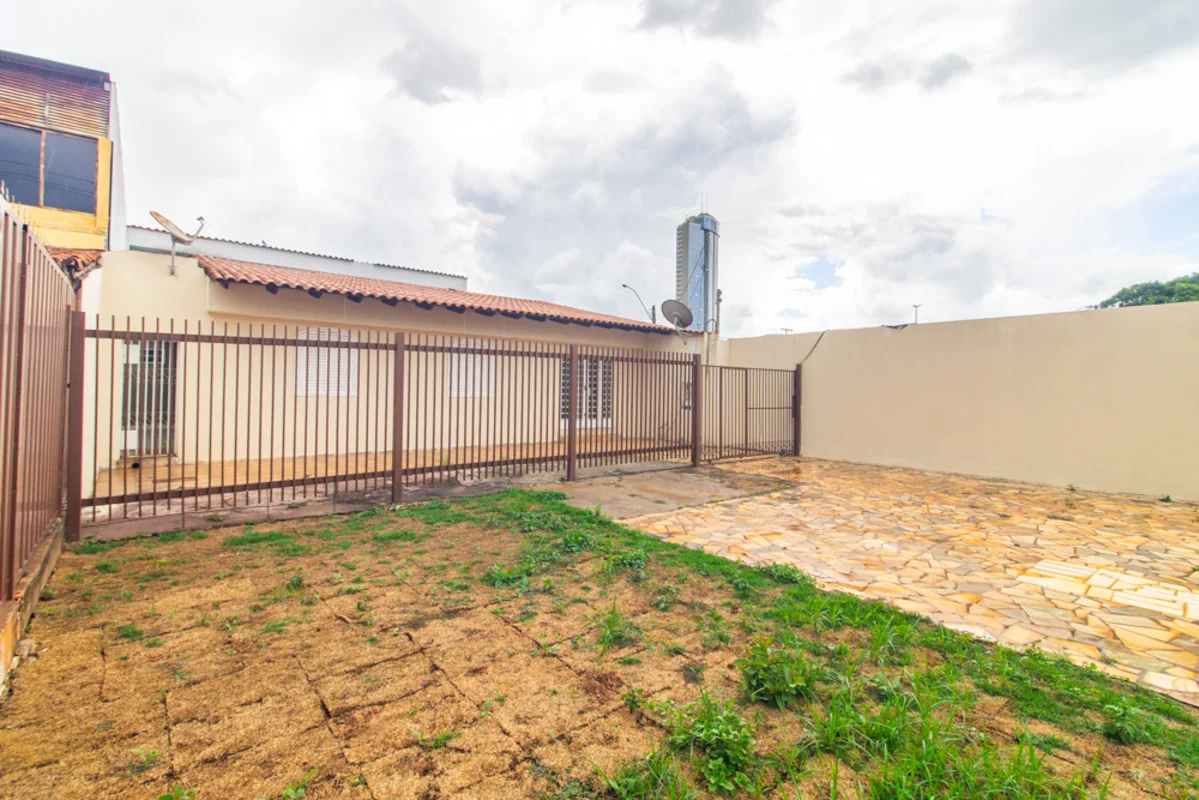 Casa reformada em terreno de esquina - QNL 23 Conjunto AExcelente oportunidade p...
