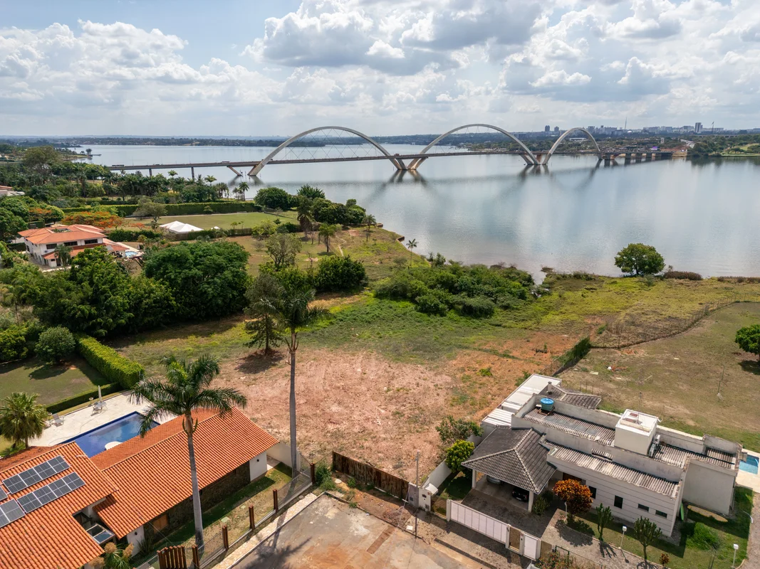 Terreno à venda na SHIS QL 26, Conjunto 5 – Lago Sul, Brasília/DFEntre o verde d...