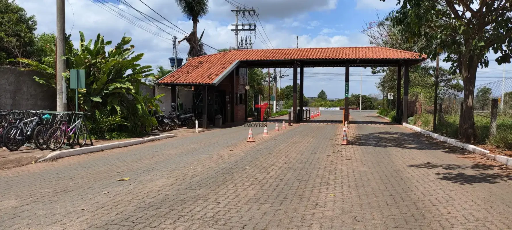 VENDE-SE EXCELENTE CHÁCARA NO NÚCLEO RURAL EULER PARANHOS - PARANOÁ/DFÁrea total...