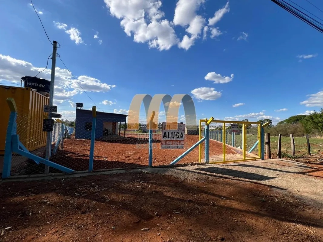 Terreno Comercial com 1.513m², murado com sede administrativa, 02 salas e 01 ban...