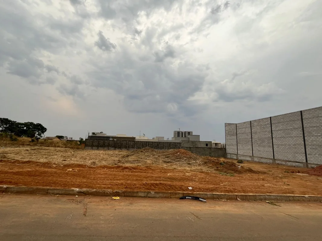 Lote à venda, Situado no Bairro Faiçalville em Goiânia.Lote 360,00m² (12,00 x 30...