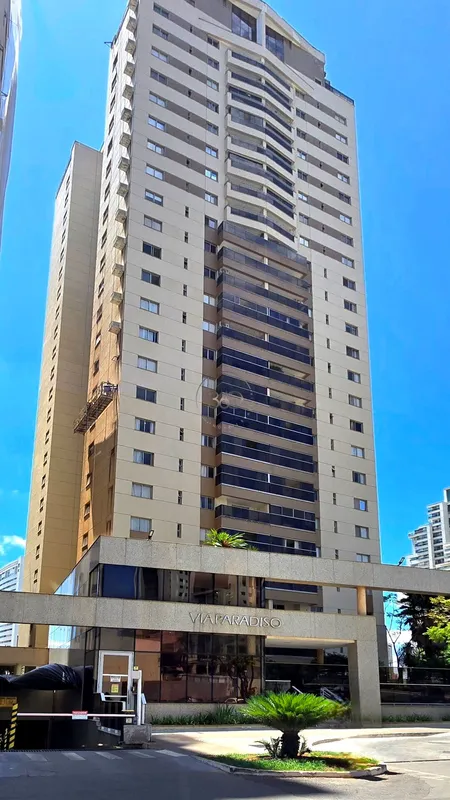 • Apartamento de 106m² com 3 quartos e 1 vaga de garagem• Piso em porcelanato e ...