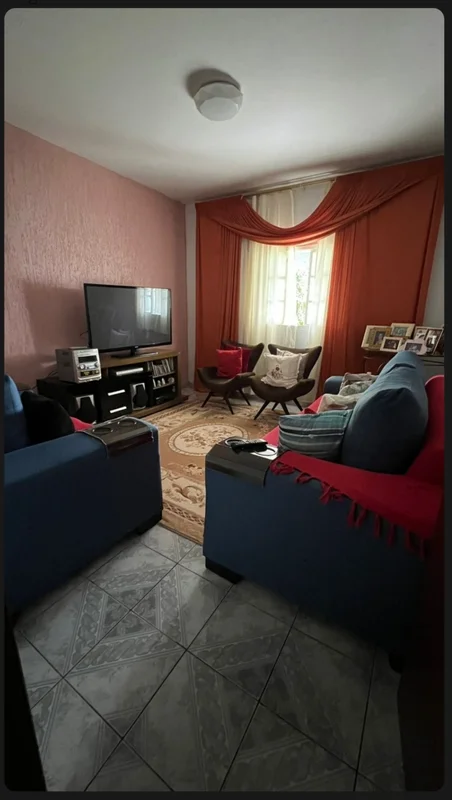 Ótima Casa Ponte Alta 4 Quartos sendo uma Suíte Sala espaçosa com projeto de ilu...