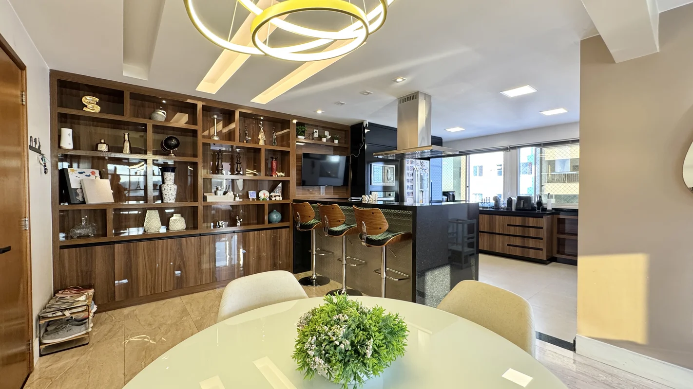 Monumental Agência Imobiliária vende;Encante-se com essa deslumbrante cobertura ...