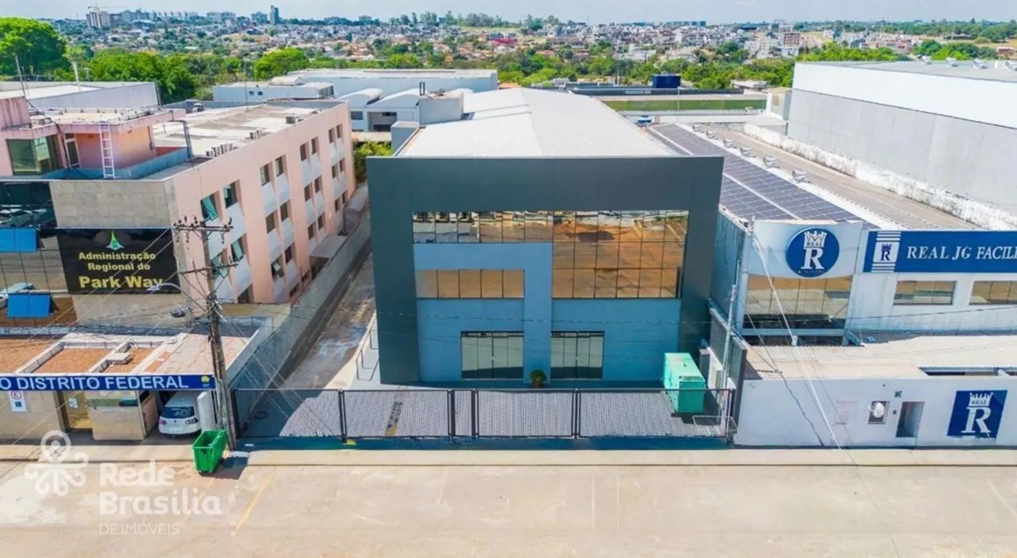 Vende-se um excelente prédio corporativo no Núcleo Bandeirante.Localizado no Set...