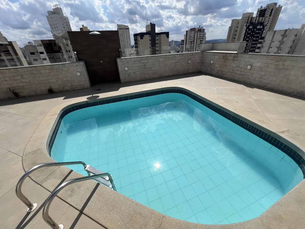  Oportunidade no Setor Oeste!Linda cobertura triplex na Rua 2, localização privi...