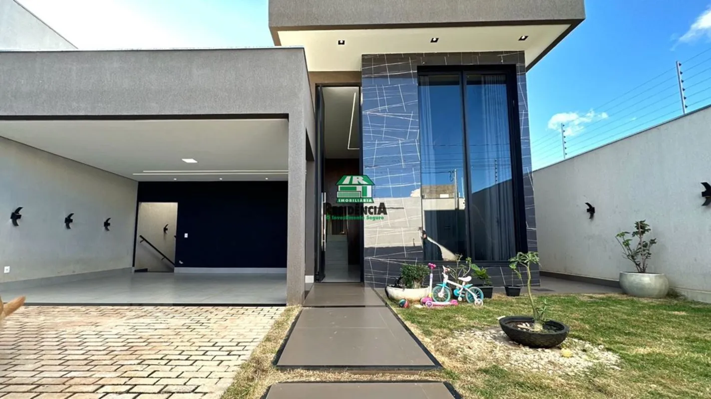 273m² construídos.terreno de 360 m².Vista consolidada para o lago do Parque JK e...