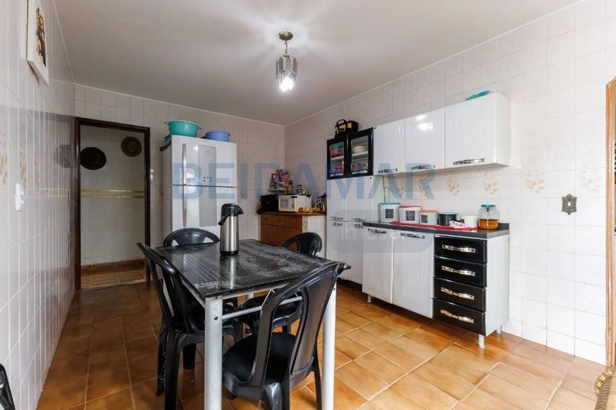 Casa à venda em Ceilândia Sul - 2 residências no mesmo lote, 3 quartos na frente...