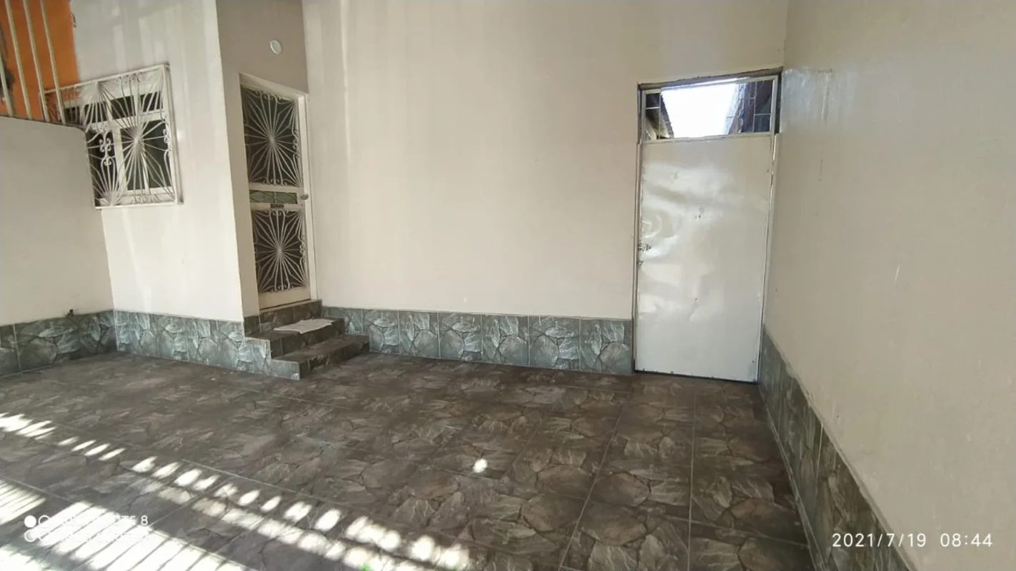 BAIXOU O PREÇO! APROVEITE A OPORTUNIDADE DE COMPRAR UM LOTE DE ESQUINA COM 250m²...
