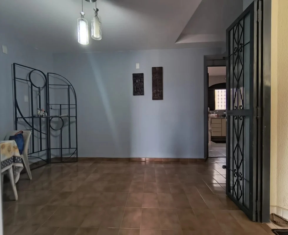 Sobrado confortável, à venda, 4 quartos – 1 suíte – 158 m². Jardim América, Goiâ...