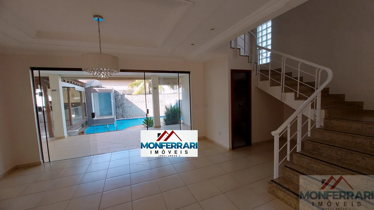 Casa no Condomínio Jardins Viena, em Aparecida de Goiânia. Sobrado com quatro su...