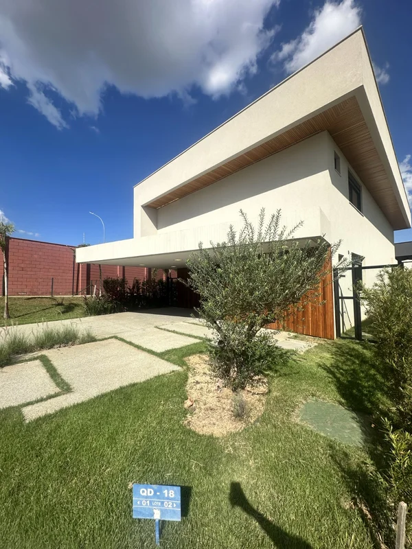 VENDA SOBRADO JARDINS BOLONHA(Sobrado de esquina)Área lote 419,87 m2;Área constr...