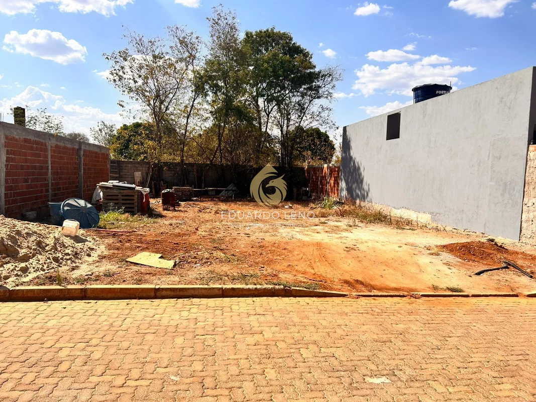 Lote 345m² condomínio Ponte AltaDescubra o Seu Novo Lar na Ponte Alta! Imagine c...