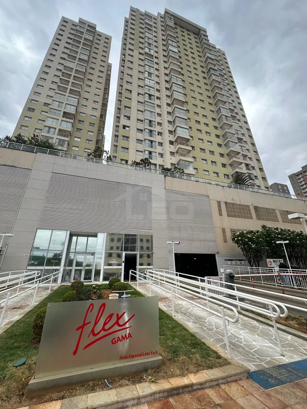 Vendo lindo apartamento de 3 quartos no Flex Gama!Um imóvel completo, espaçoso e...