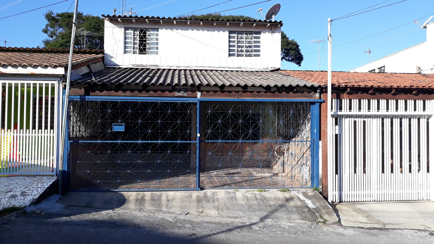 SOBRADO SIMPLES, 4 QUARTOS SALA, COZINHA, 3 BANHEIROS, ÁREA SERVIÇO, GARAGEM PAR...