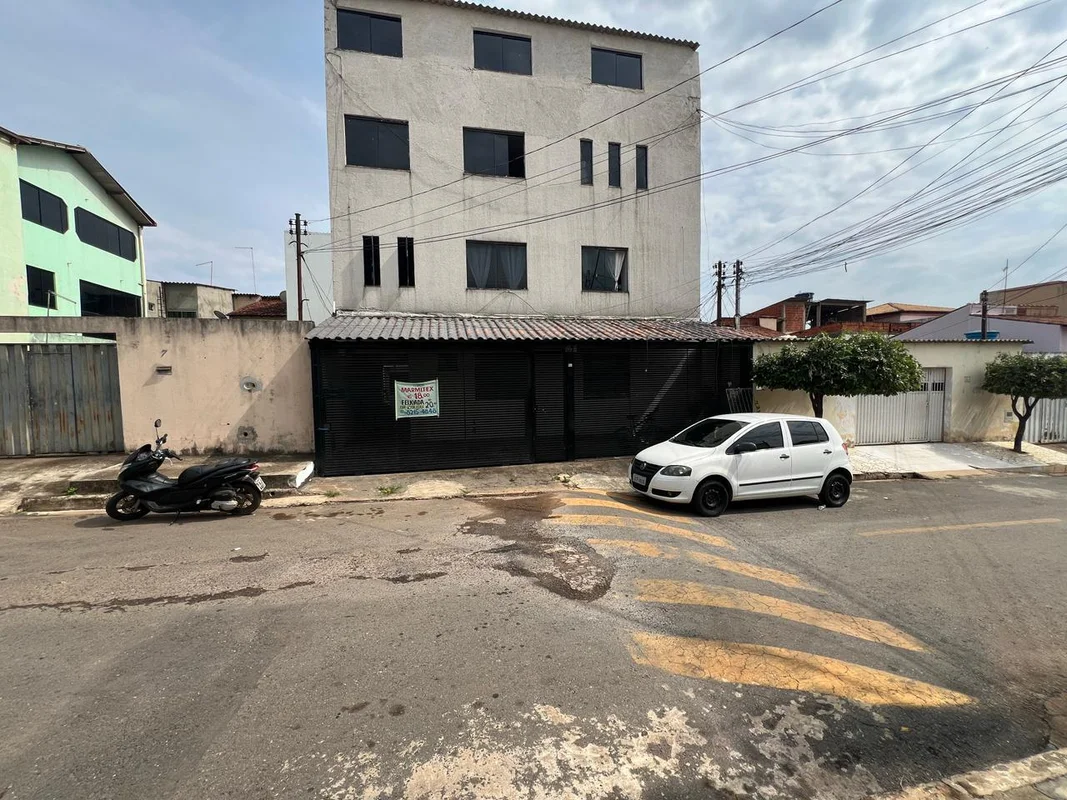 Vendo ou troco prédio com apartamentos e kits com renda superior a R$9.000,00. E...