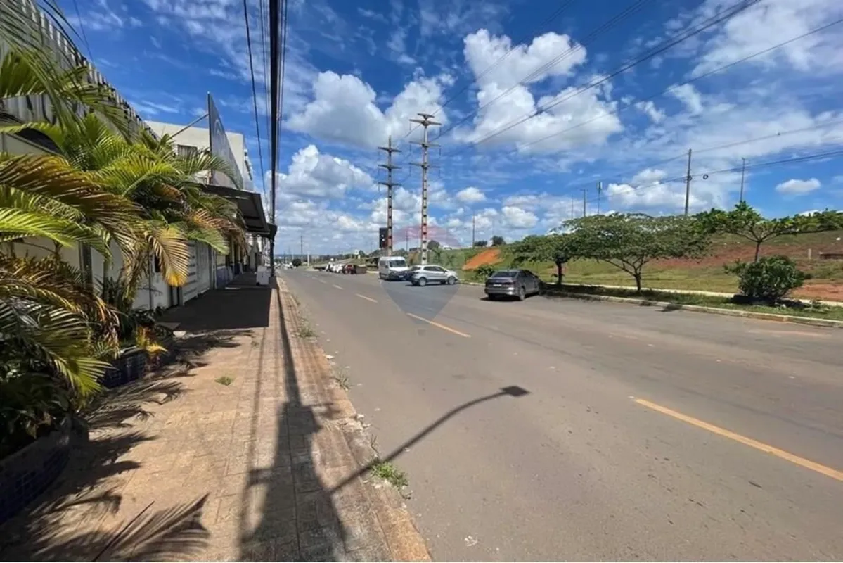 Apresentamos uma excelente oportunidade comercial para locação em ADE a beira da...