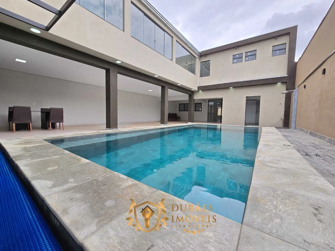 Casa Alto Padrão à Venda em Vicente Pires – 5 Quartos, 4 Suítes com ClosetEsta b...