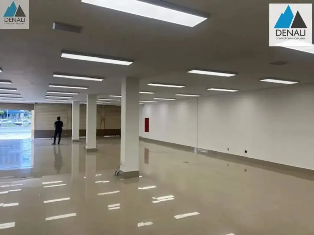 Loja na SIA perfeito para você, n° 01, situada no pavimento térreo do prédio edi...