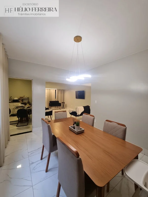 Ótima casa reformada no Setor Oeste com: - 3 quartos sendo um suite com closet, ...