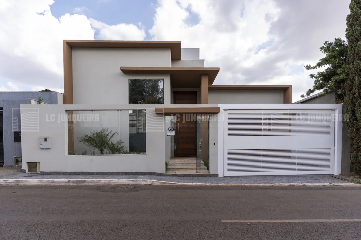Jockey Vicente Pires | Escriturada e com Habite-se | 3 Suítes | 405m²Casa térrea...