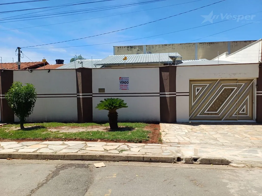 Casa à venda no Bairro Cardoso – Aparecida de GoiâniaExcelente casa com 190,75m²...