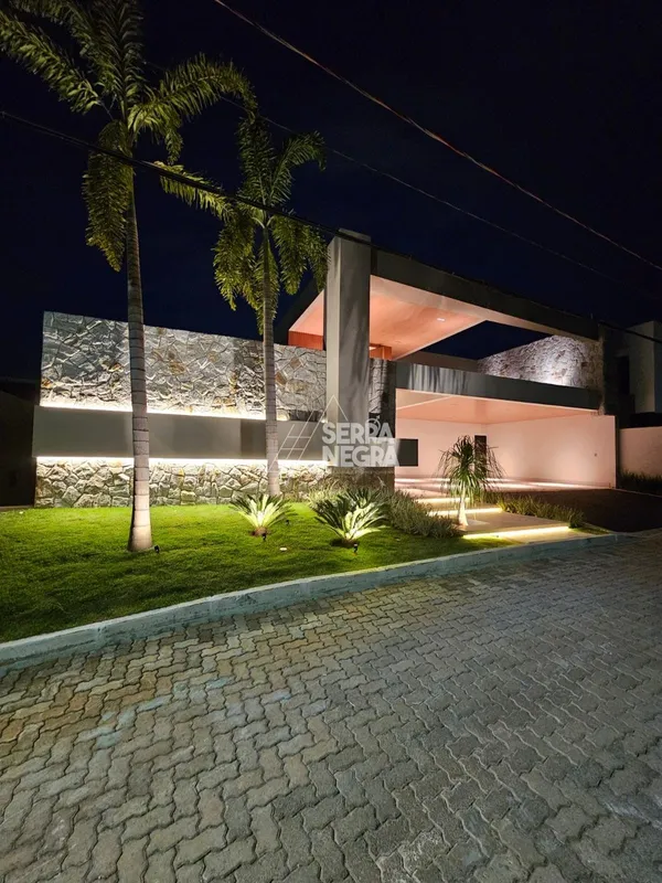 Casa moderna, imponente e projetada para oferecer o máximo em conforto, beleza e...