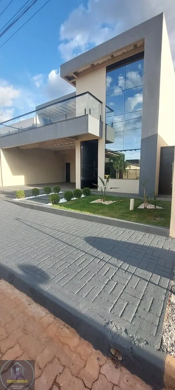 Casa Moderna na 26 de Setembro (Rua 01)Localização Privilegiada: Frente à BR-001...