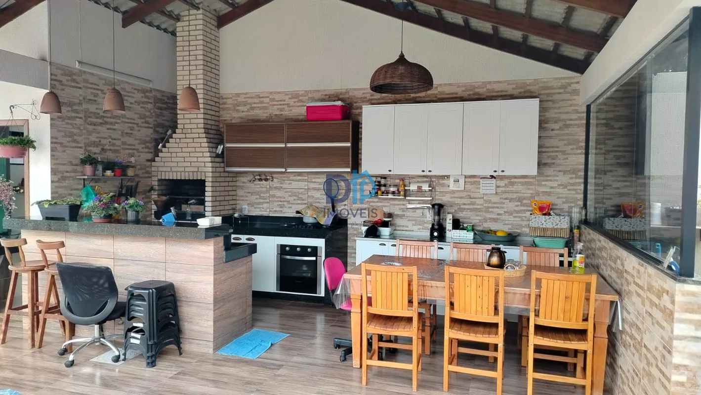 Excelente Casa Com Área Gourmet - Vicente Pires Rua 6Sala EspaçosaCozinha com Ar...