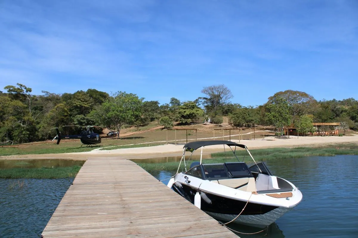 Este terreno de 706 m² no Fazenda Canoa é uma excelente oportunidade para quem d...