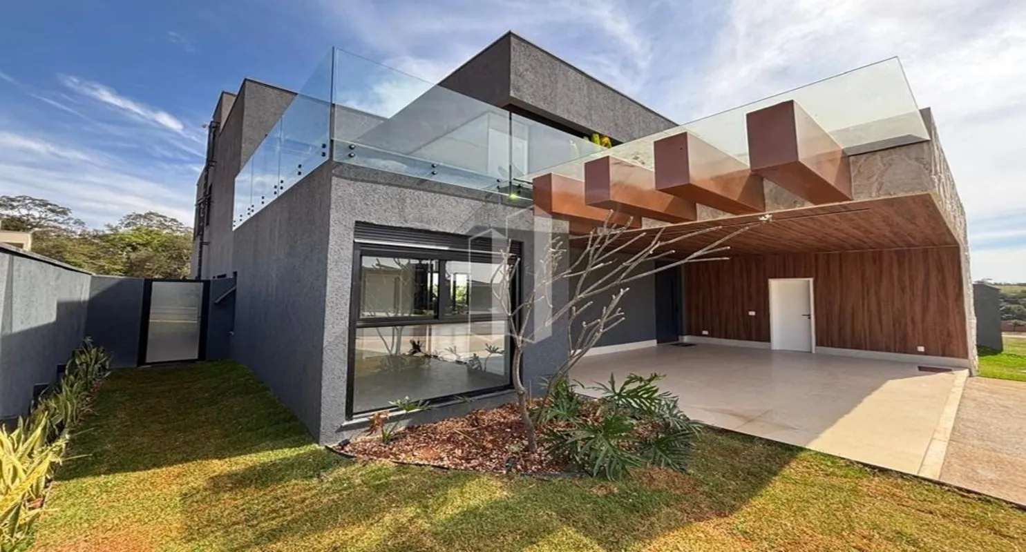 Sobrado com 284,09 m² de construção no Jardins França, em terreno amplo e com lo...