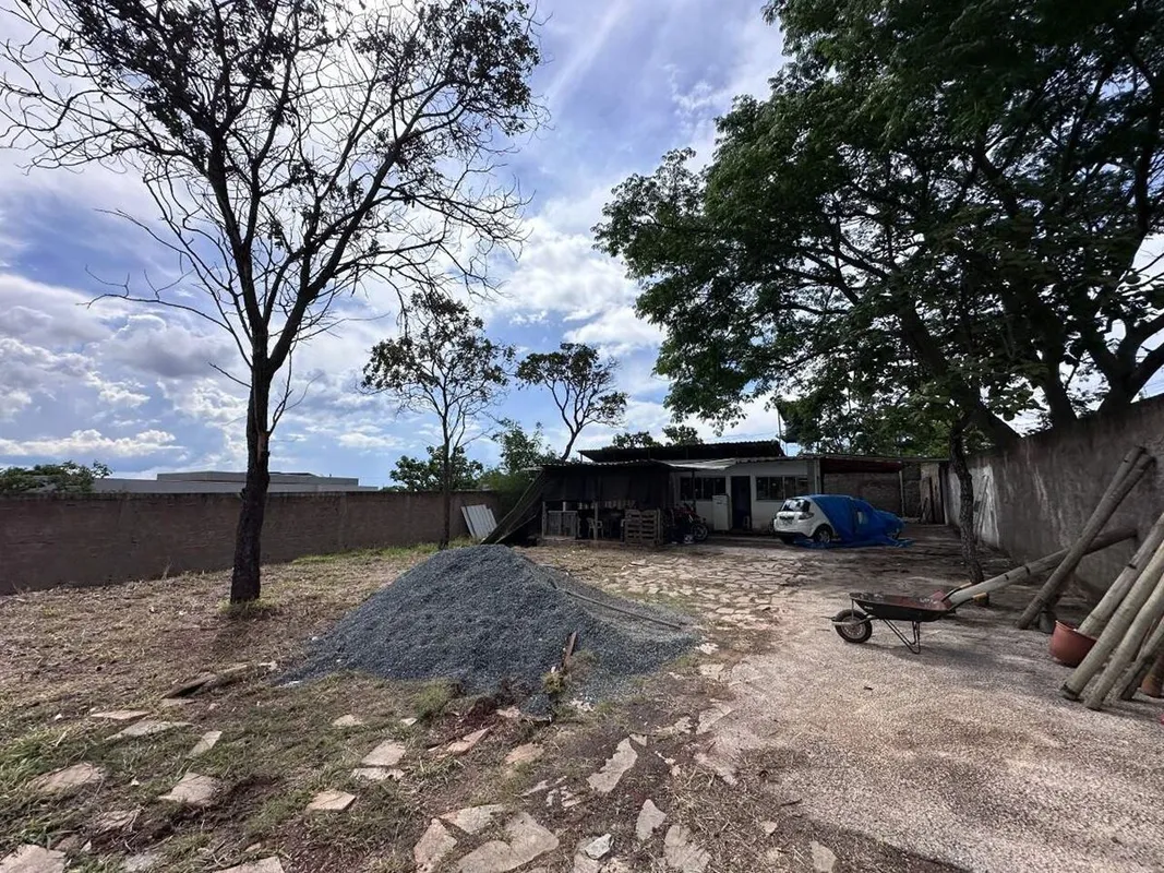 Casa Contêiner condomínio Recanto da Serra - Sobradinho-DFTerreno: 750 m² Plano,...