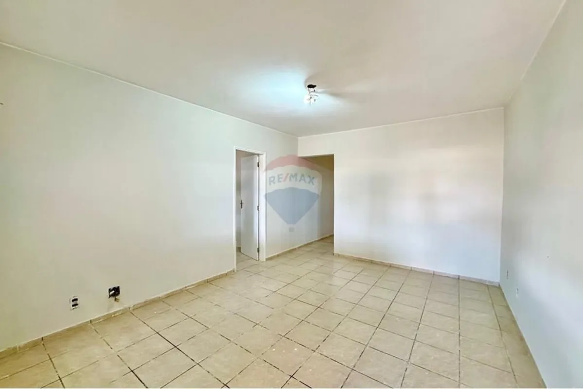 CASA À VENDA 4 QUARTOS NA LAJE - 2 BANHEIROS - AMPLA GARAGEM - SAMAMBAIA NORTE N...