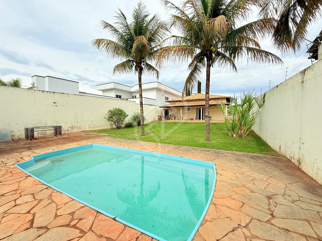 Casa à venda na Rua 4do Vicente Pires.Sobre o imóvel:- Área do terreno: 800 m²- ...