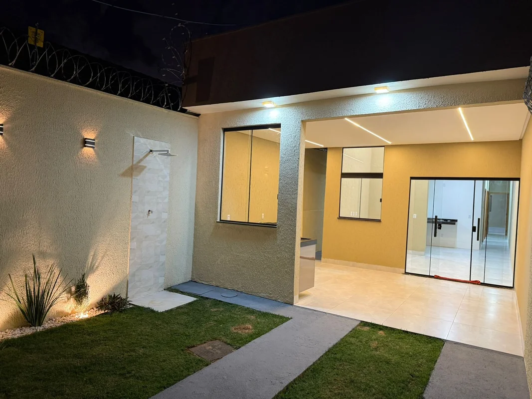 Casa à venda situada no Residencial Monte Pacoal, em Goiânia-GO.Descrição do imó...