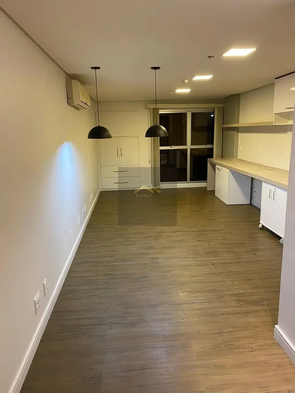 Batista Soluções Imobiliárias vendeExcelente sala comercial de 34m², localizada ...