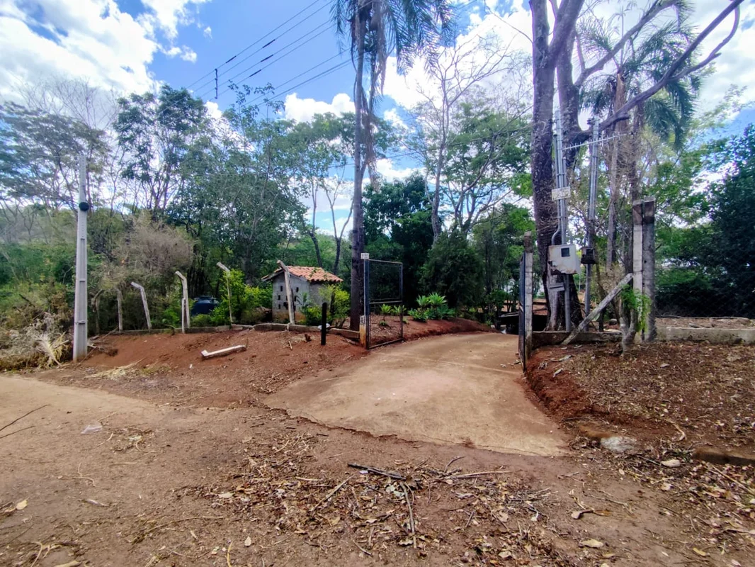 chácara no Condomínio Recanto Sonhado II. Km 19 Goiânia/Nerópolis. 15 minutos do...