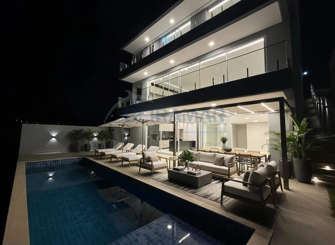 Casa Nova e Sofisticada com 5 Suítes, Piscina e Elevador no Condomínio Máxximo G...