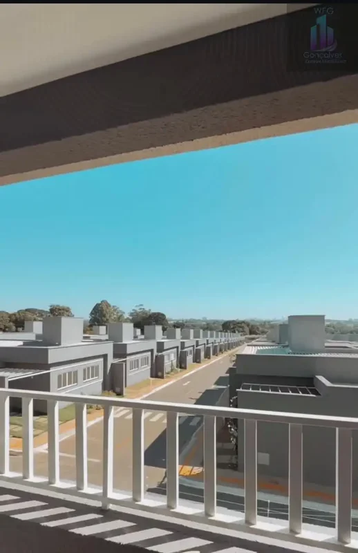 Sobrado em Condominio 9 Minutos do Shopping Flamboyant 03 QUARTOS, SENDO 1 SUÍTE...
