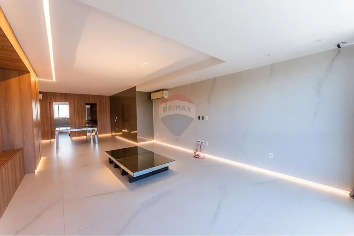 RE/MAX PRIME vende:Excelente cobertura vazada na SQSW 300 - Sudoeste, um dos bai...