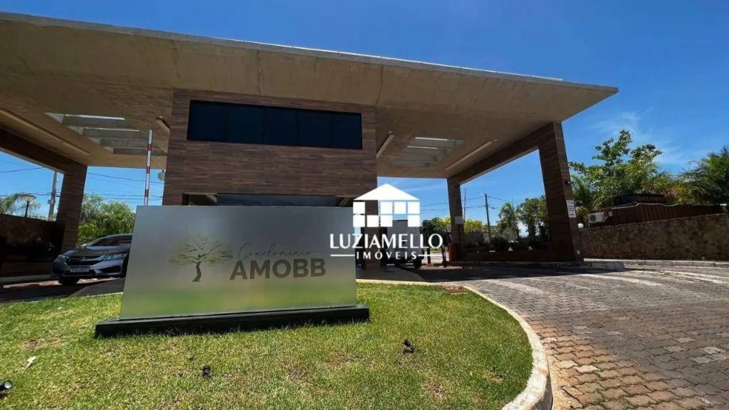 Lote Nascente de 727 m² à Venda no Condomínio AMOBB, Jardim BotânicoExcelente op...