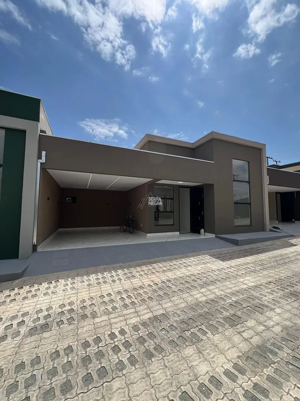 Casa em Condomínio Americano de Luxo em Águas Lindas! ACEITA FINANCIAMENTO.- Áre...